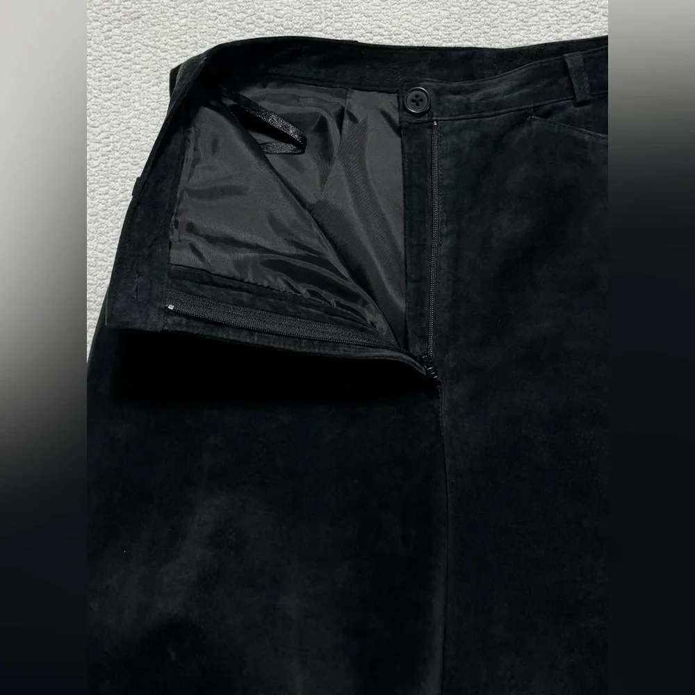Revue Women Size 8 Black Suede Straight Leg High Rise Pants Lined